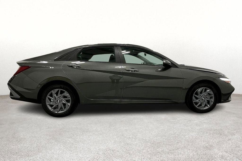New 2026 Hyundai Elantra Blue FWD image 8