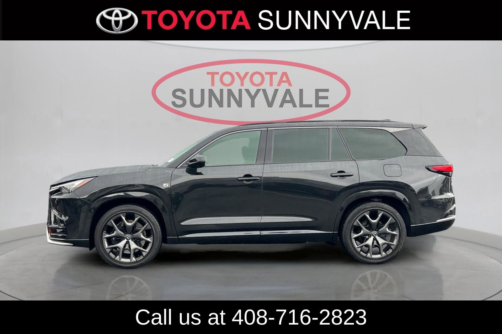 Used 2025 Lexus TX 500h AWD w/ Technology Package image 6