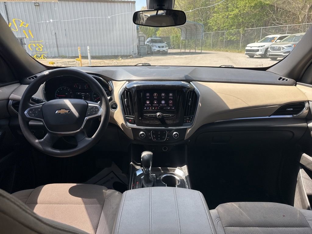 Used 2022 Chevrolet Traverse LS image 16