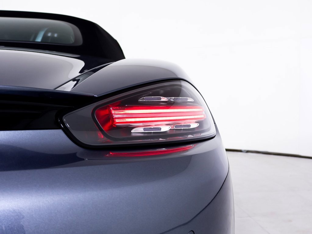 Used 2025 Porsche 718 Boxster image 13