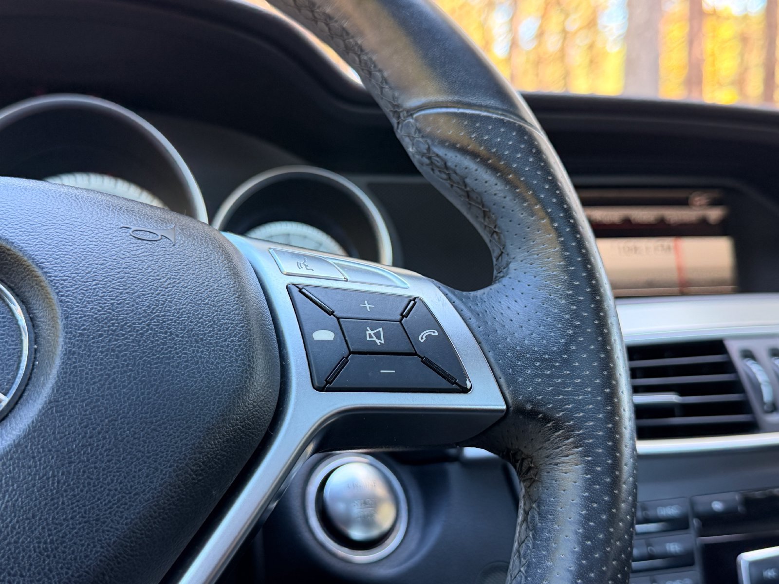 Used 2013 Mercedes-Benz C 250 Sedan image 23