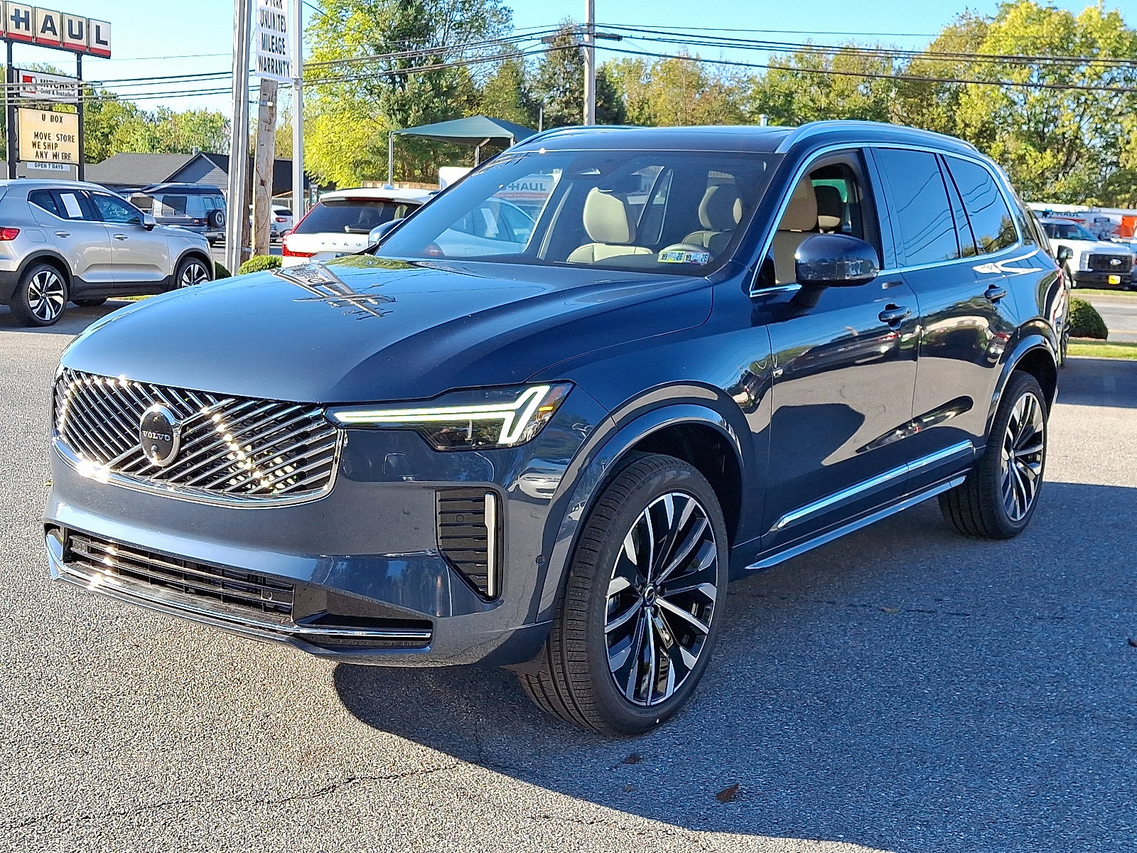 New 2026 Volvo XC90 B6 Plus w/ Protection Package Premier image 2