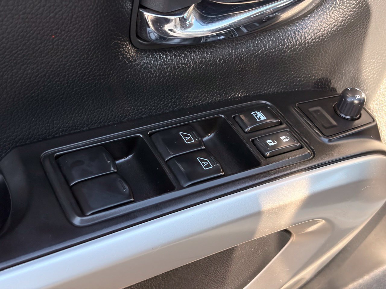 Certified 2023 Nissan Titan SV AWD/4WD image 22