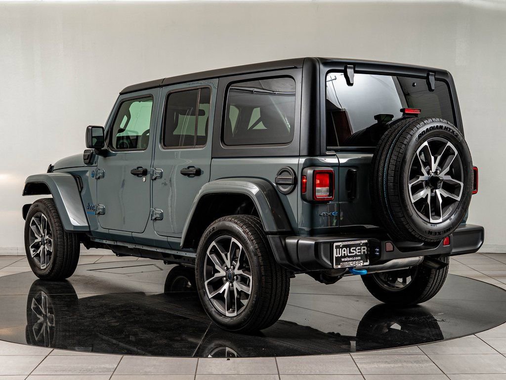 Used 2024 Jeep Wrangler Unlimited image 6