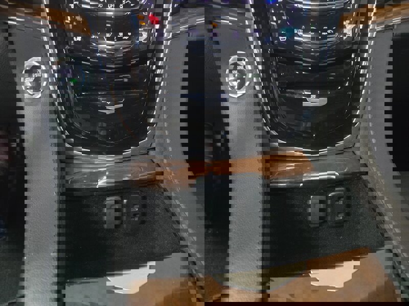 Used 2017 Cadillac Escalade ESV Premium Luxury image 28