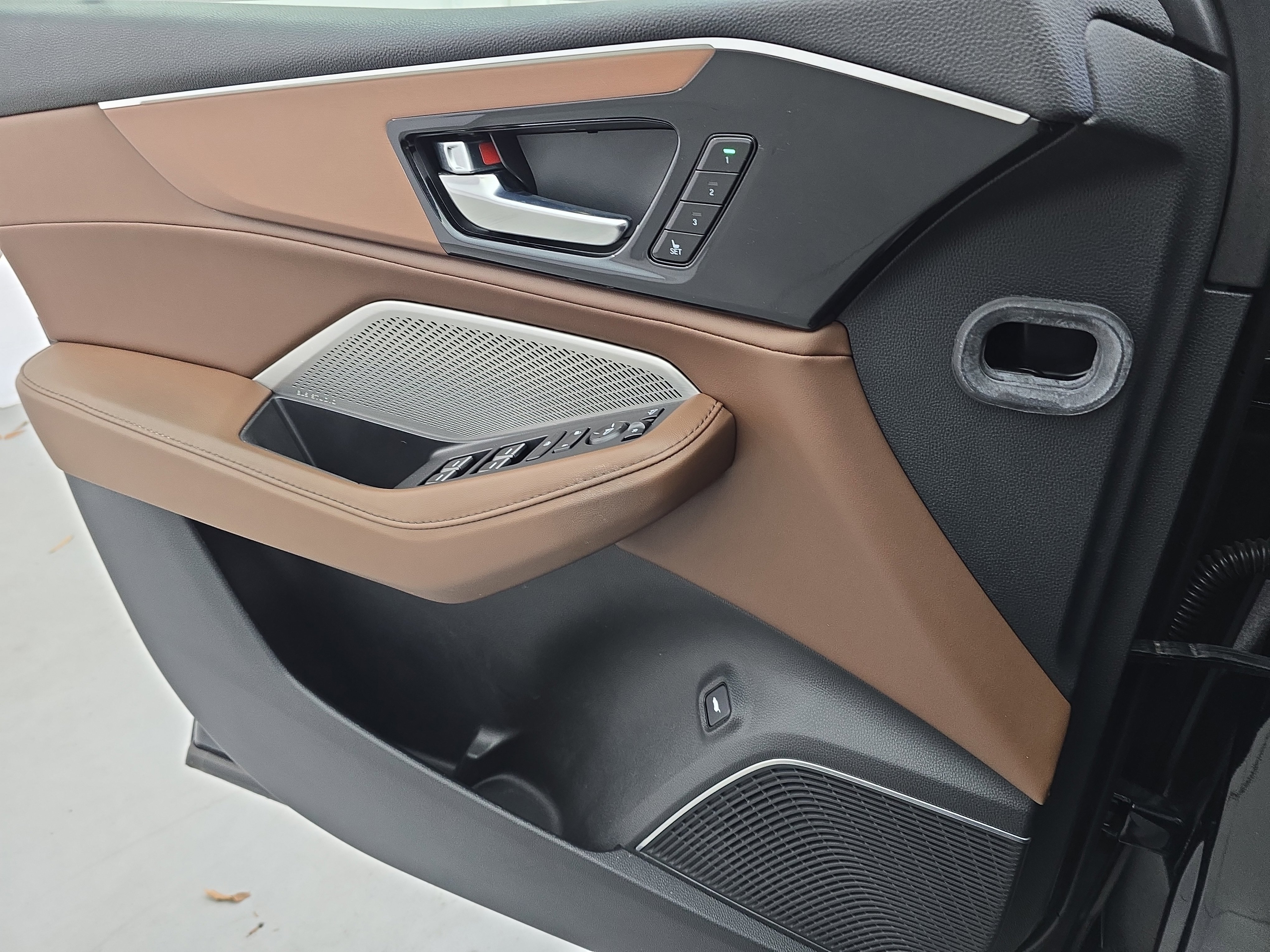 Used 2023 Acura MDX FWD w/ Technology Package image 29