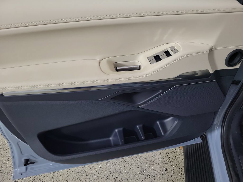 New 2027 Lincoln Navigator Premiere RWD image 21