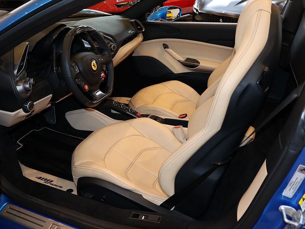 Certified 2017 Ferrari 488 Spider RWD image 4