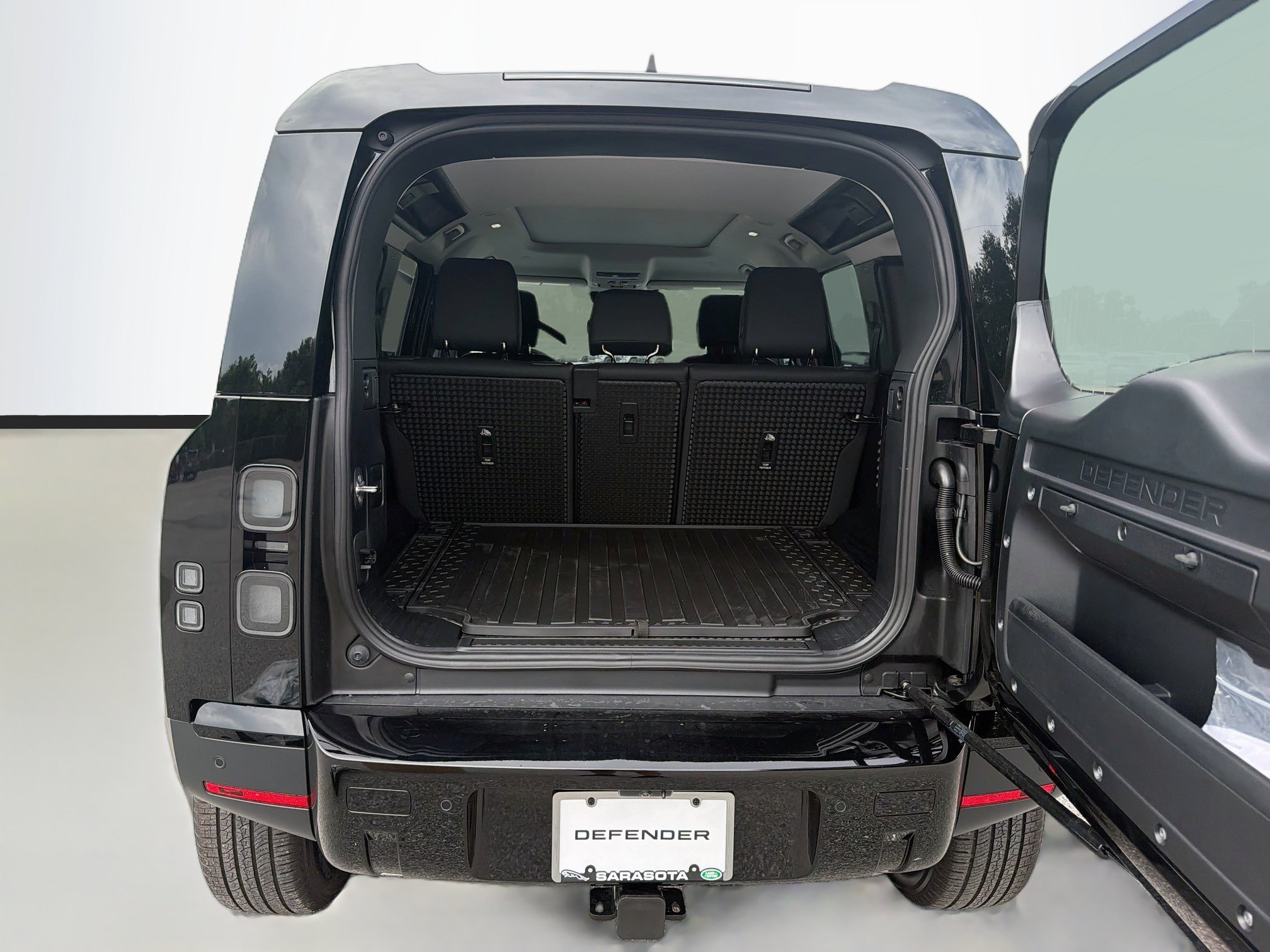 New 2026 Land Rover Defender 110 S AWD/4WD image 12