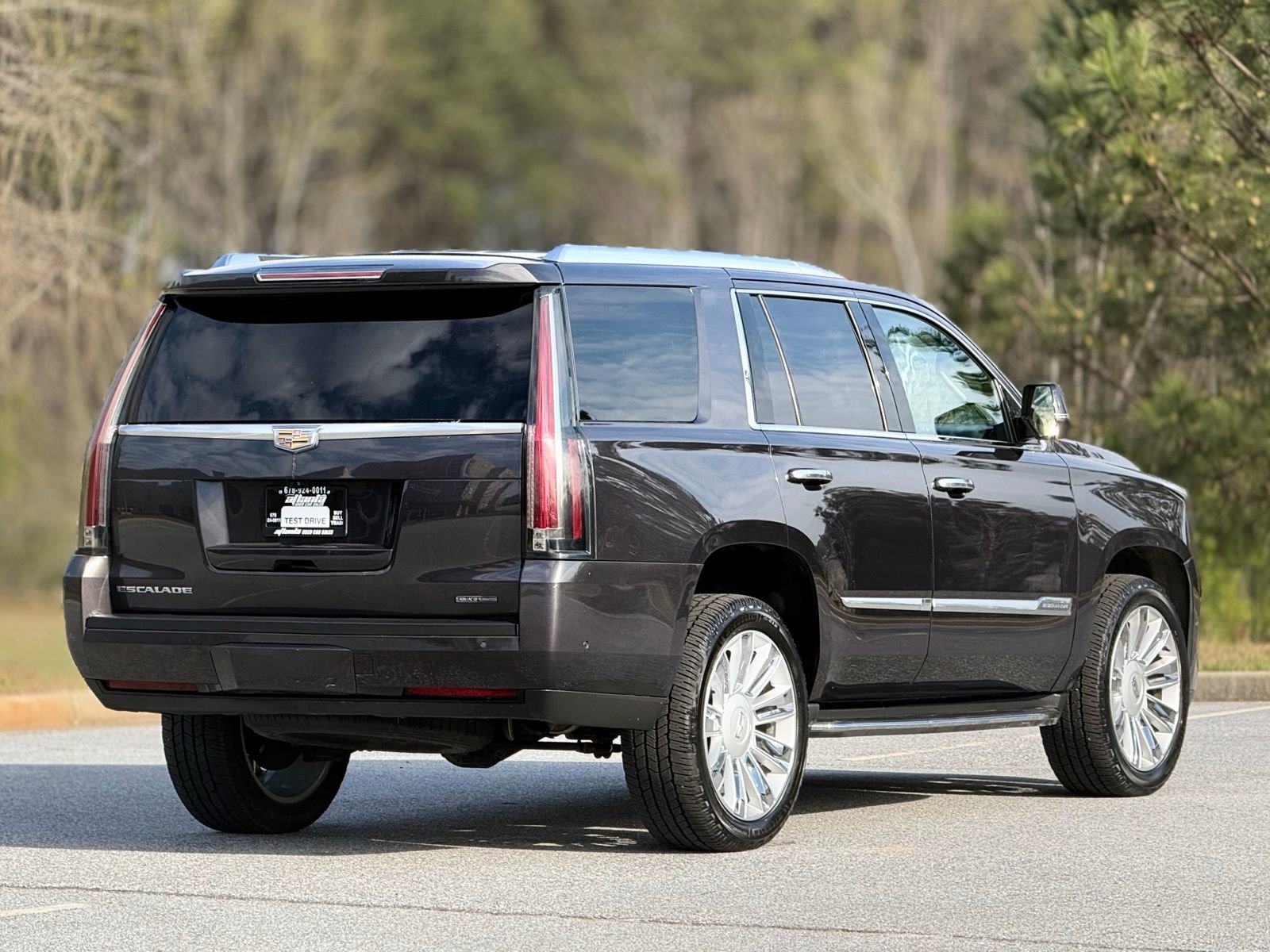 Used 2018 Cadillac Escalade Luxury image 10