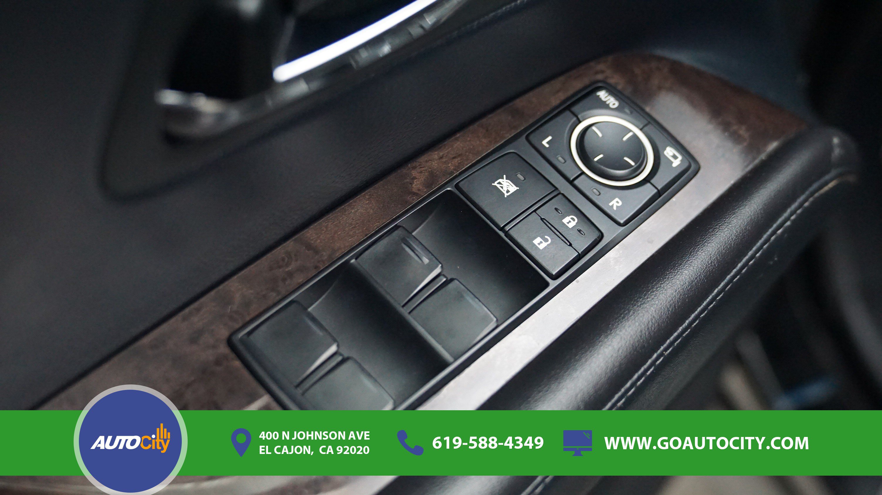 Used 2013 Lexus RX 450h AWD w/ Navigation Pkg image 18
