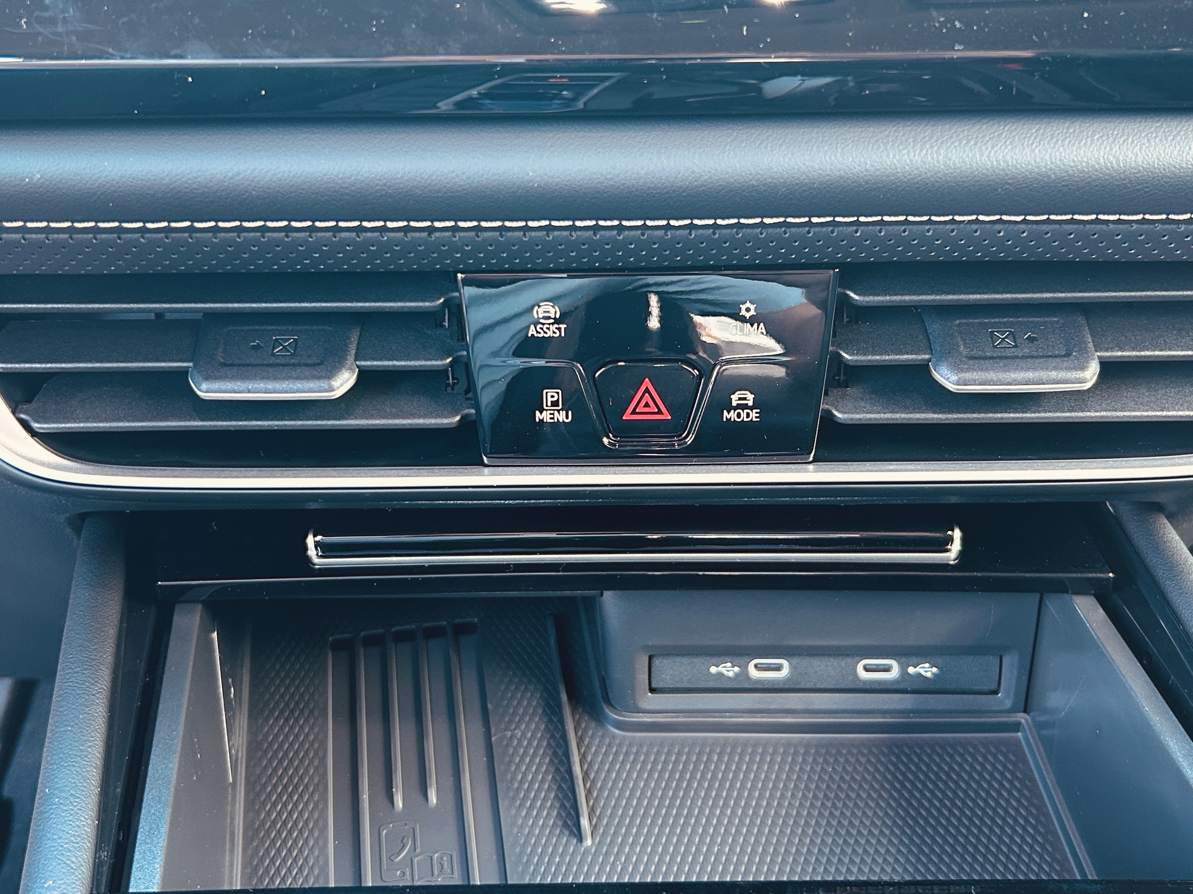 New 2026 Volkswagen Atlas SE image 15