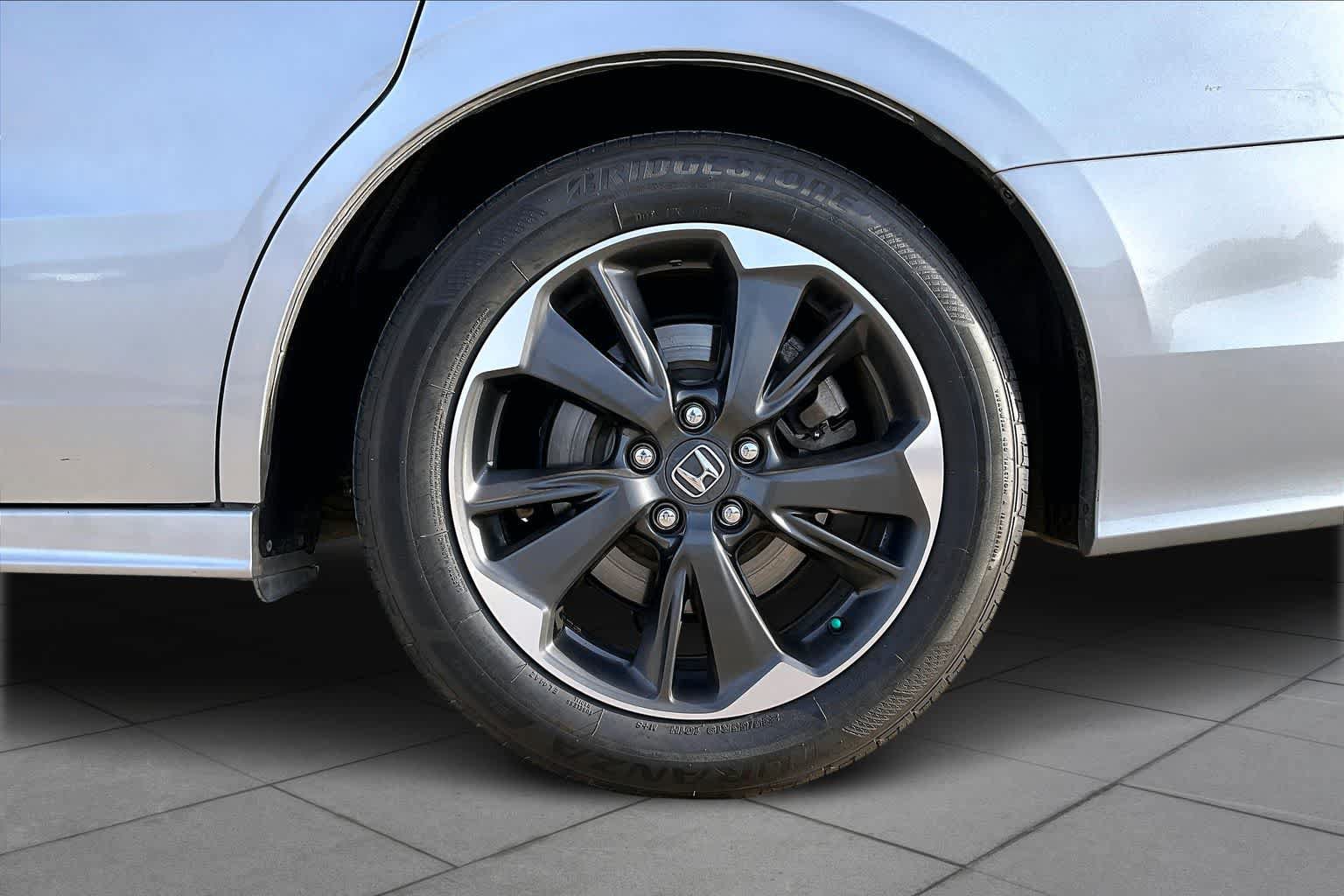 Certified 2024 Honda Odyssey Elite image 11
