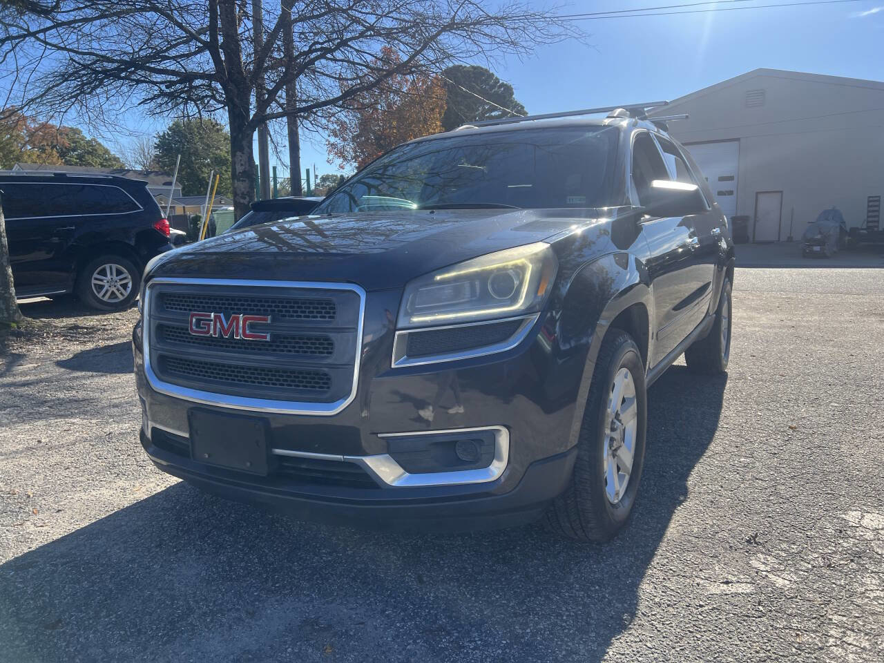 Used 2014 GMC Acadia SLE image 3