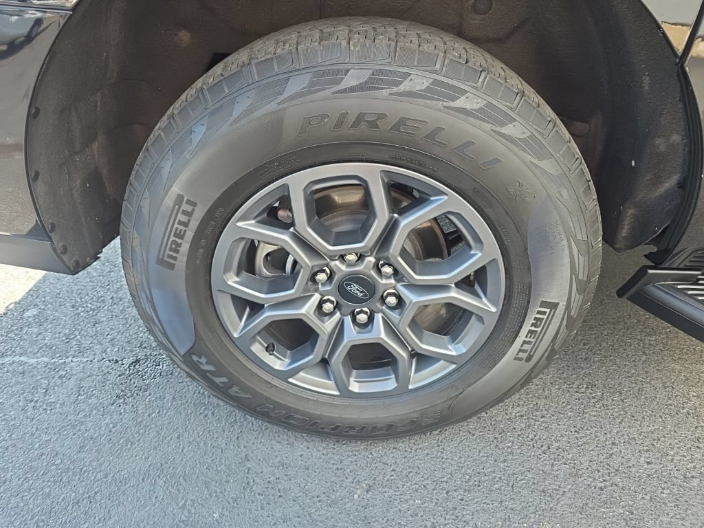 Used 2025 Ford Expedition Max Active AWD/4WD image 6