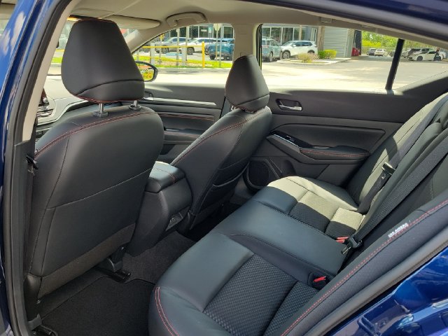 Used 2023 Nissan Altima 2.5 SR FWD image 10