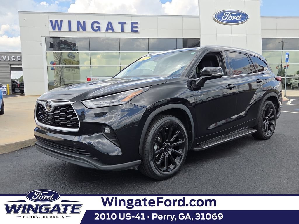 Used 2022 Toyota Highlander XLE FWD image 1