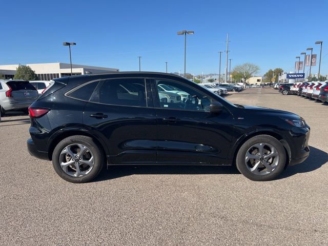 Used 2023 Ford Escape ST-Line image 2