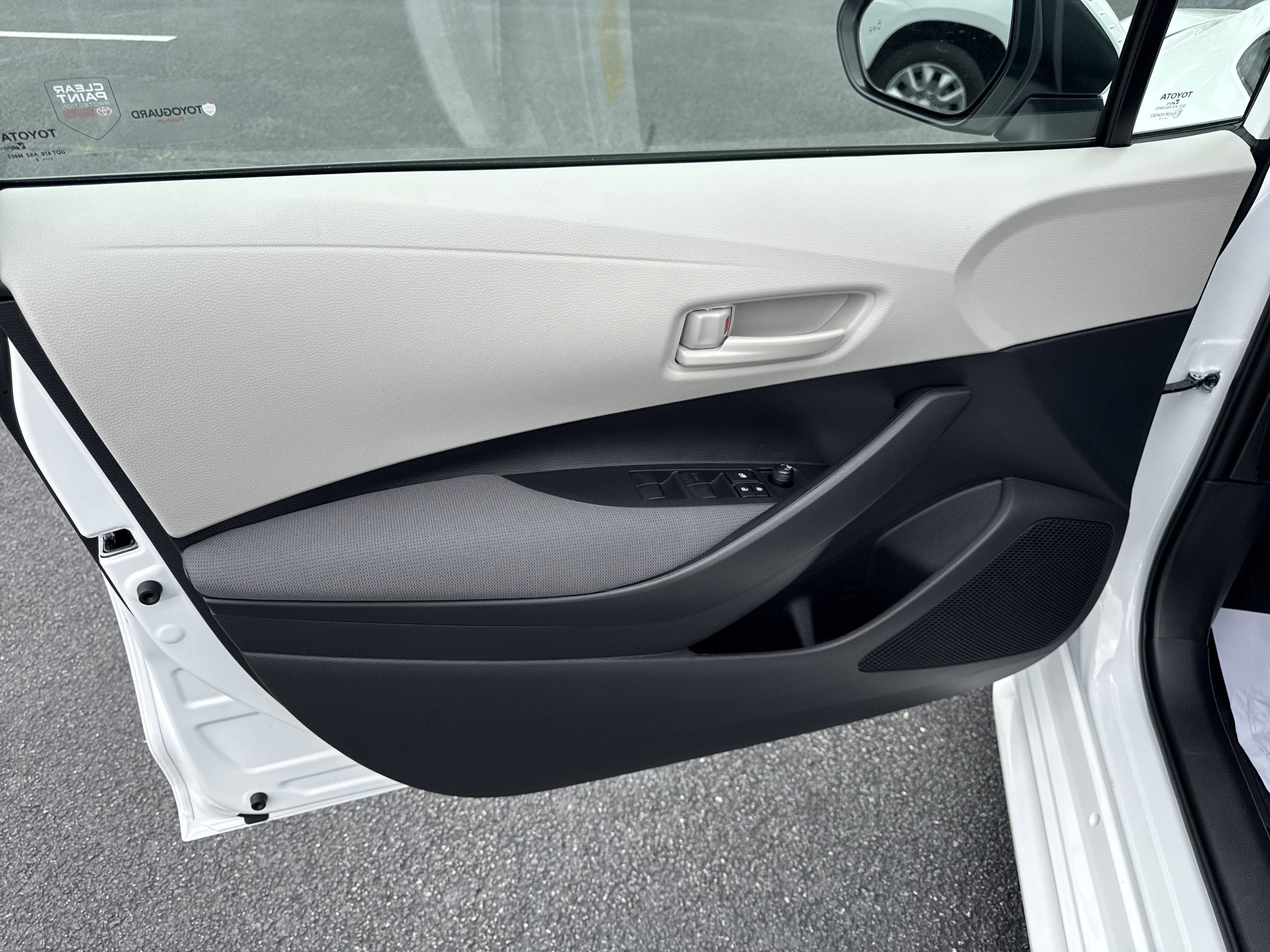 New 2025 Toyota Corolla LE w/ Convenience Package FWD image 22