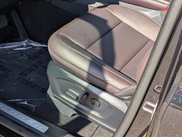 New 2026 Ford Explorer Platinum image 4