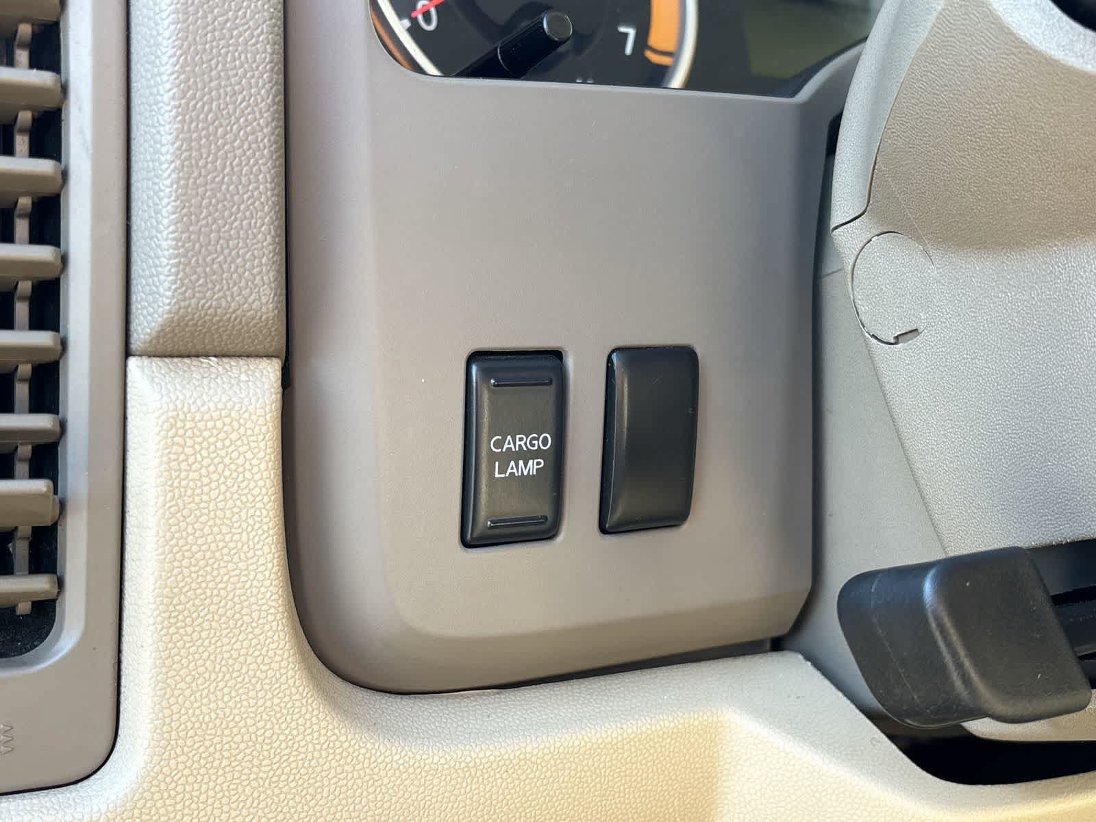 Used 2009 Nissan Titan SE AWD/4WD image 11