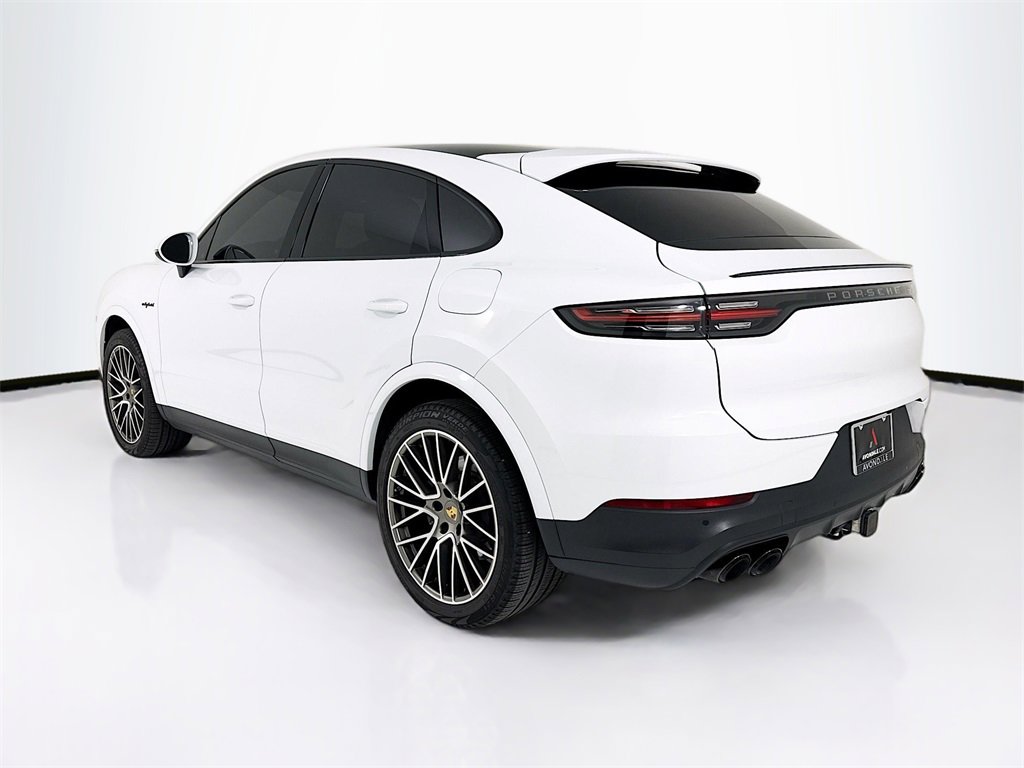 Used 2022 Porsche Cayenne Platinum Edition image 3
