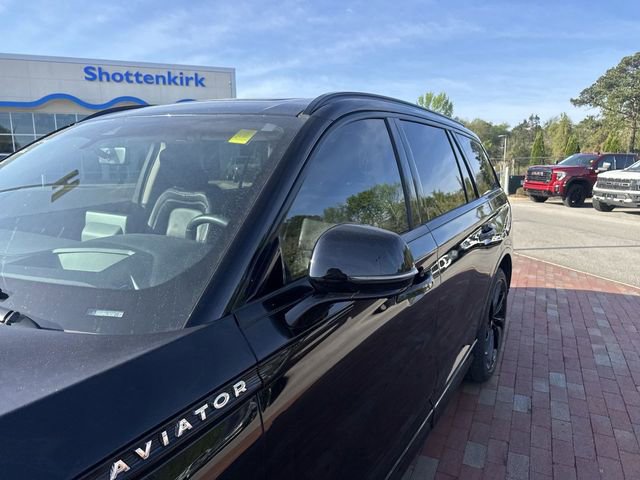 Used 2023 Lincoln Aviator Reserve w/ Equipment Group 201A image 5