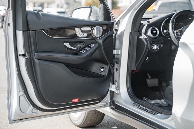 Used 2020 Mercedes-Benz GLC 300 GLC 300 image 38