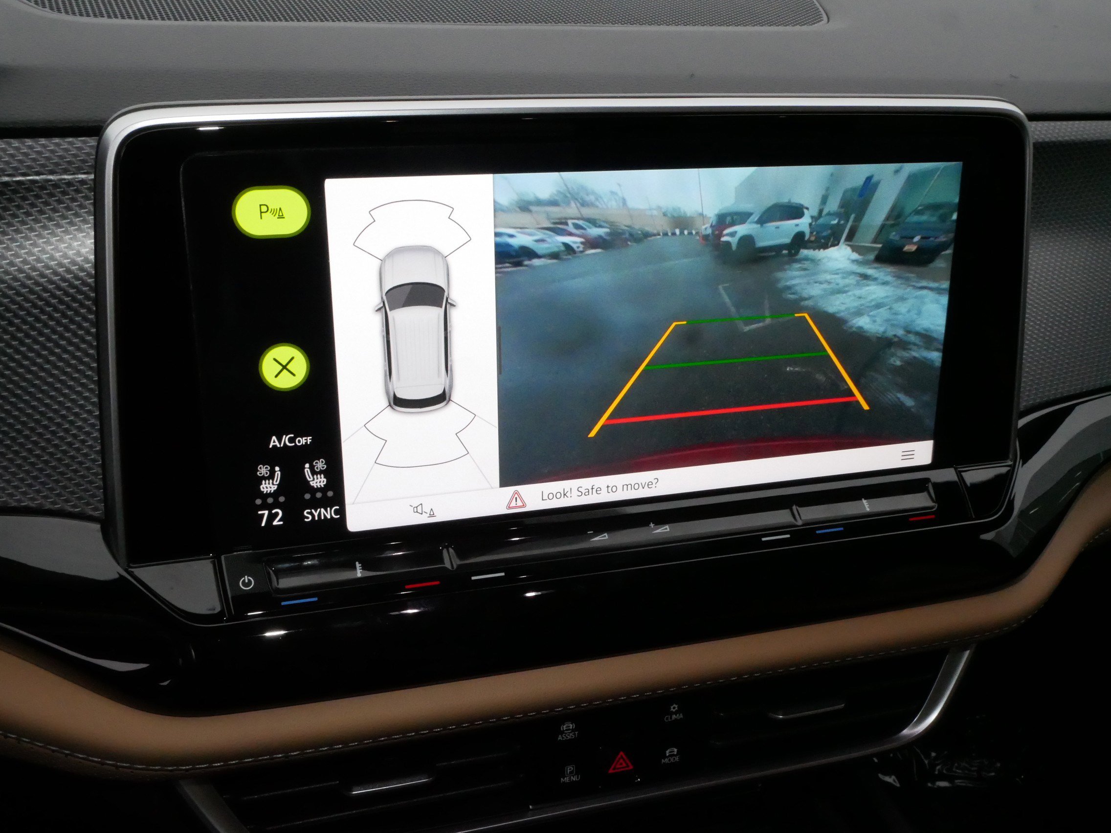 Certified 2025 Volkswagen Atlas Cross Sport SEL R-Line image 31