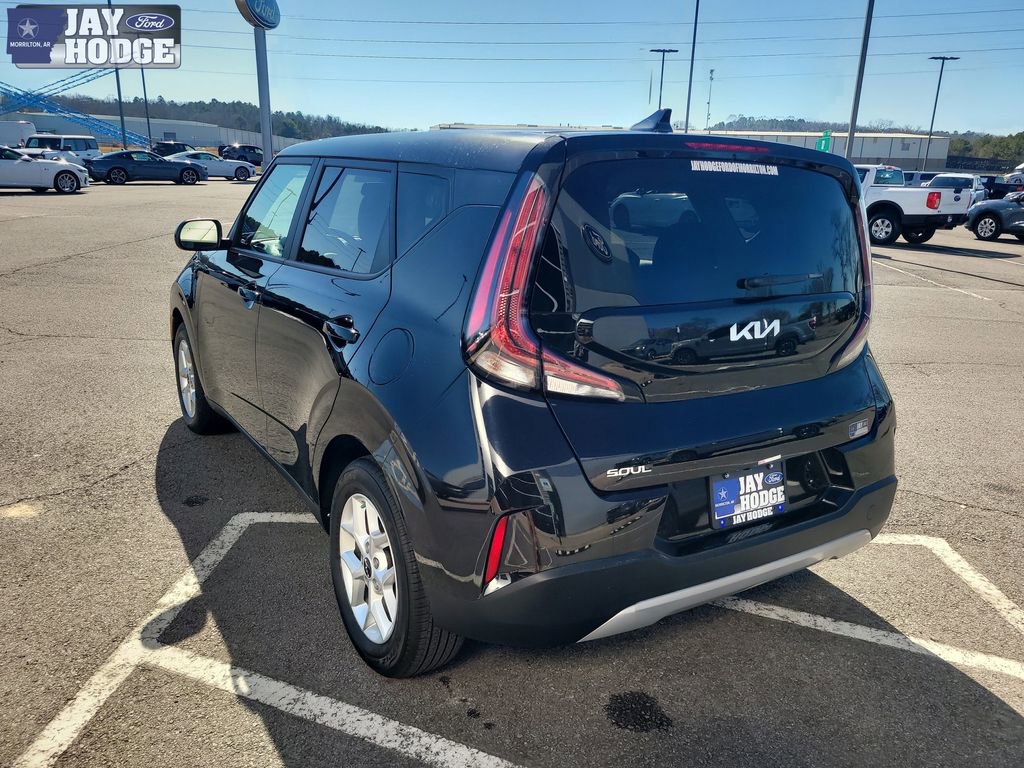 Used 2025 Kia Soul S image 5