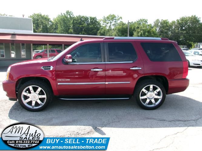 Used 2010 Cadillac Escalade Luxury AWD/4WD image 2