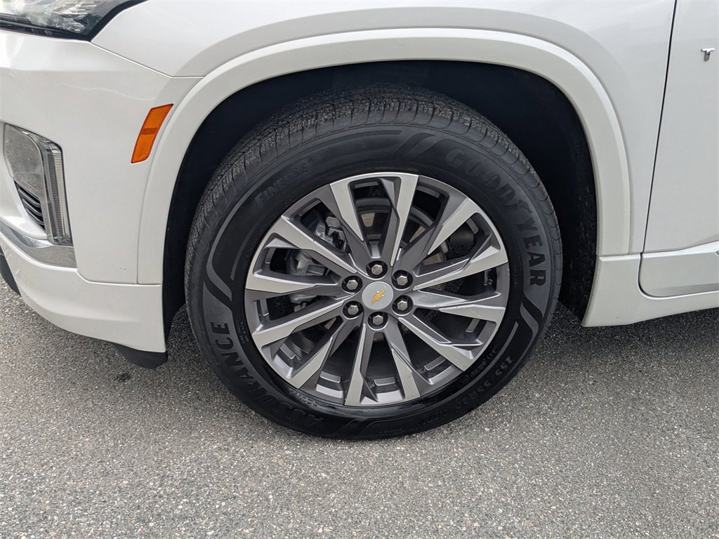 Certified 2023 Chevrolet Traverse Premier w/ LPO, Floor Liner Package image 10