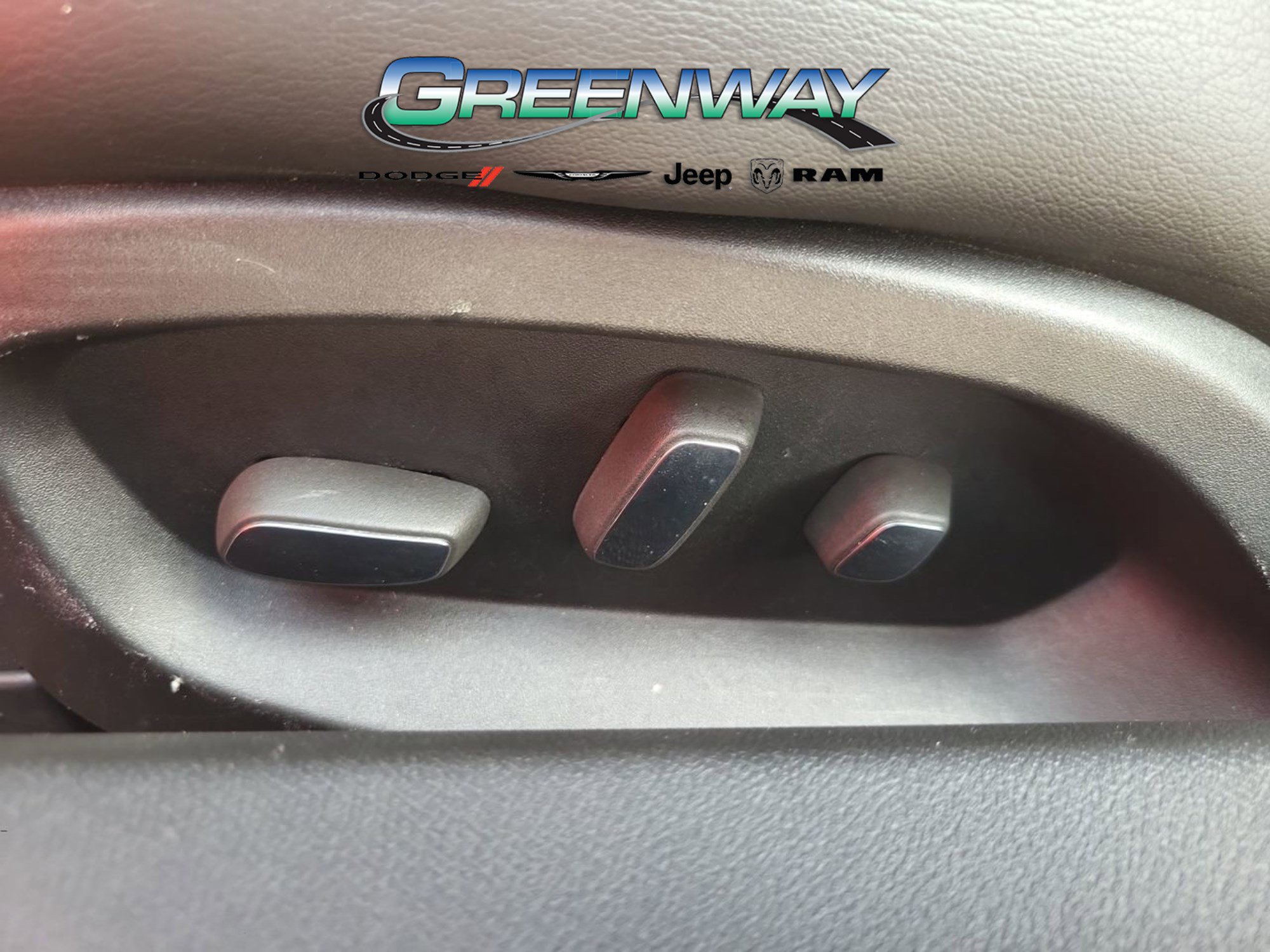 Used 2015 Chevrolet Corvette Stingray Coupe w/ 2LT Preferred Equipment Group image 17