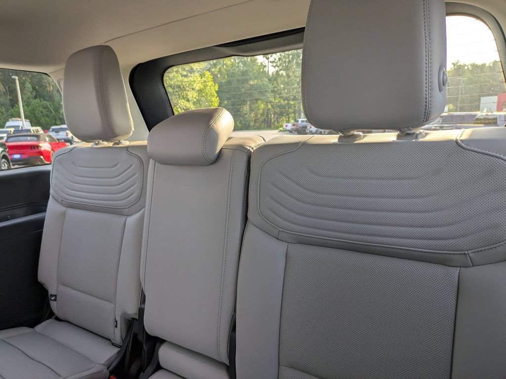 New 2026 Ford Expedition Platinum w/ Platinum Ultimate Package AWD/4WD image 15