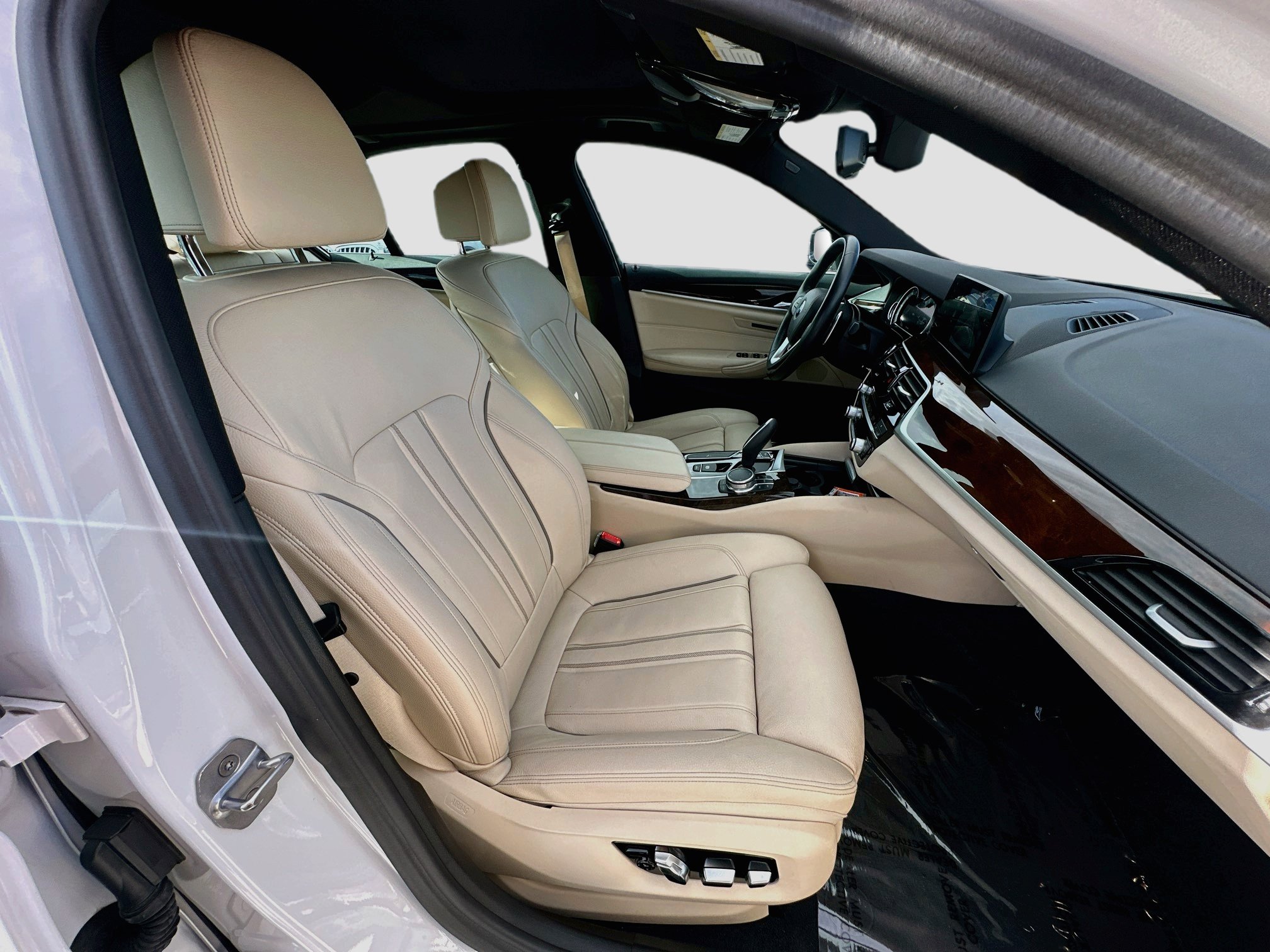 Used 2017 BMW 540i RWD image 29