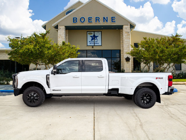 Used 2025 Ford F350 Lariat w/ Lariat Ultimate Package AWD/4WD image 2