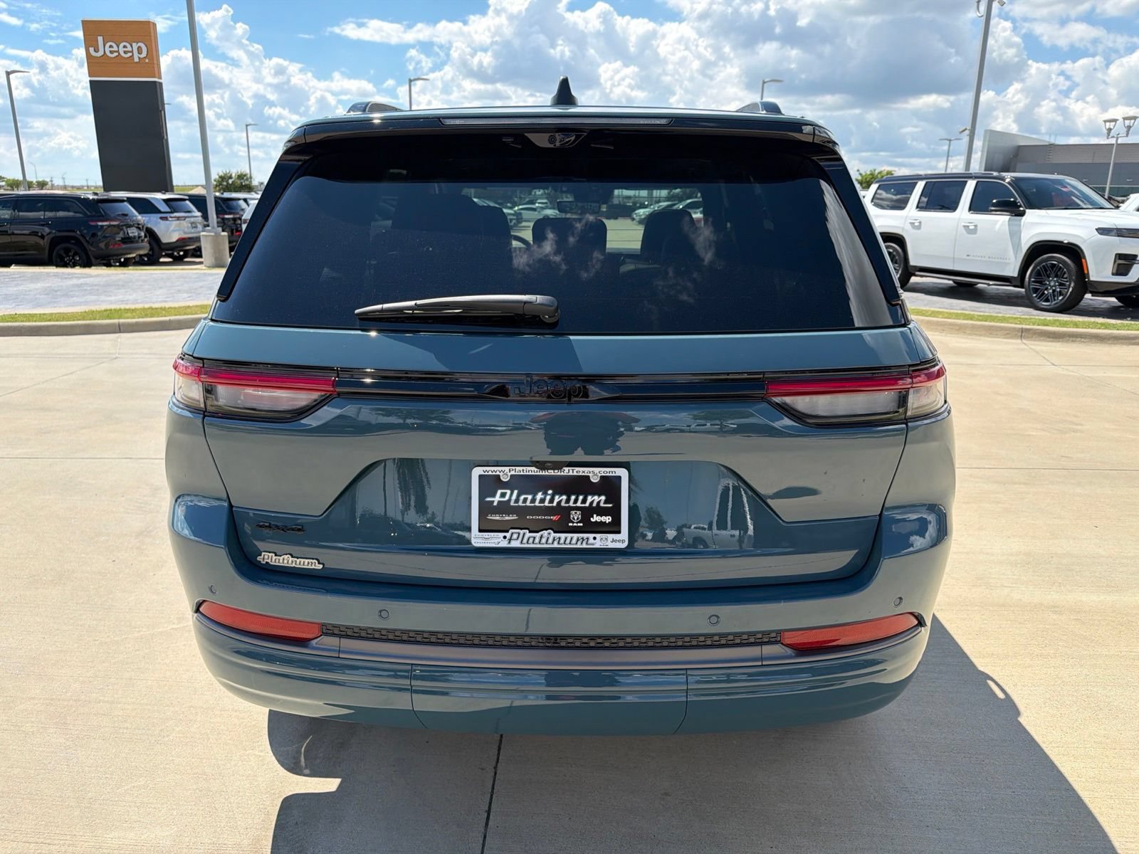 New 2026 Jeep Grand Cherokee Limited AWD/4WD image 4