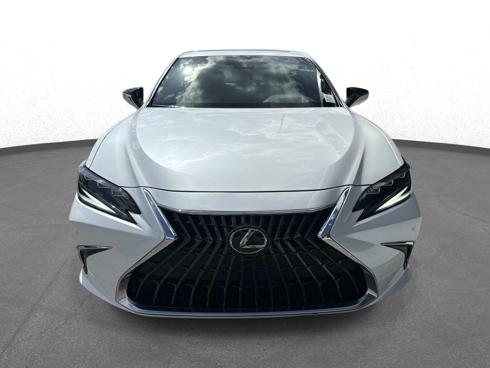 Certified 2025 Lexus ES 300h Ultra Luxury w/ Accessory Package (Z1) FWD image 8