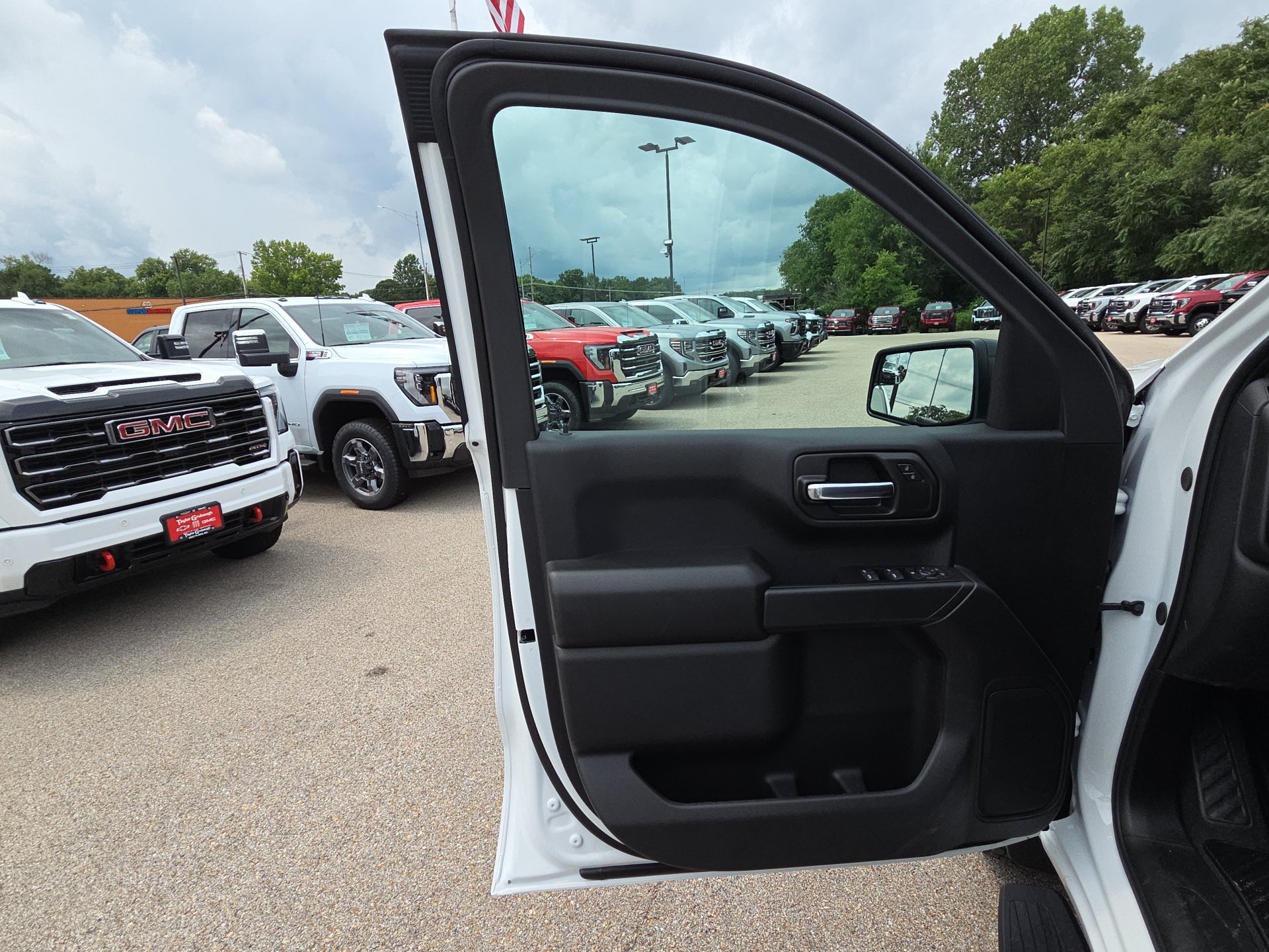 New 2026 Chevrolet Silverado 1500 Custom Trail Boss AWD/4WD image 13