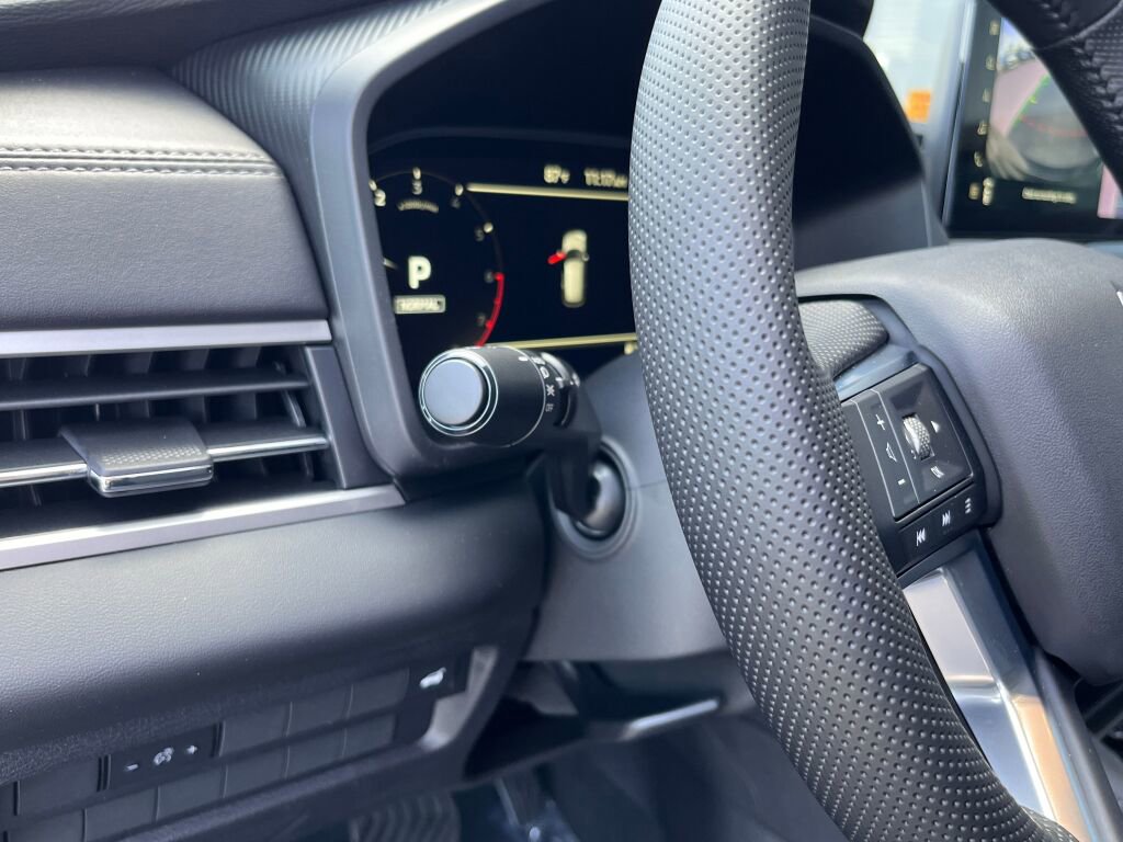 New 2025 Mitsubishi Outlander SE image 12