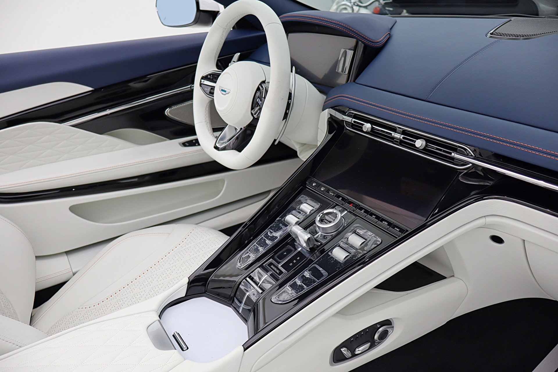 Used 2026 Aston Martin DB12 Convertible RWD image 40