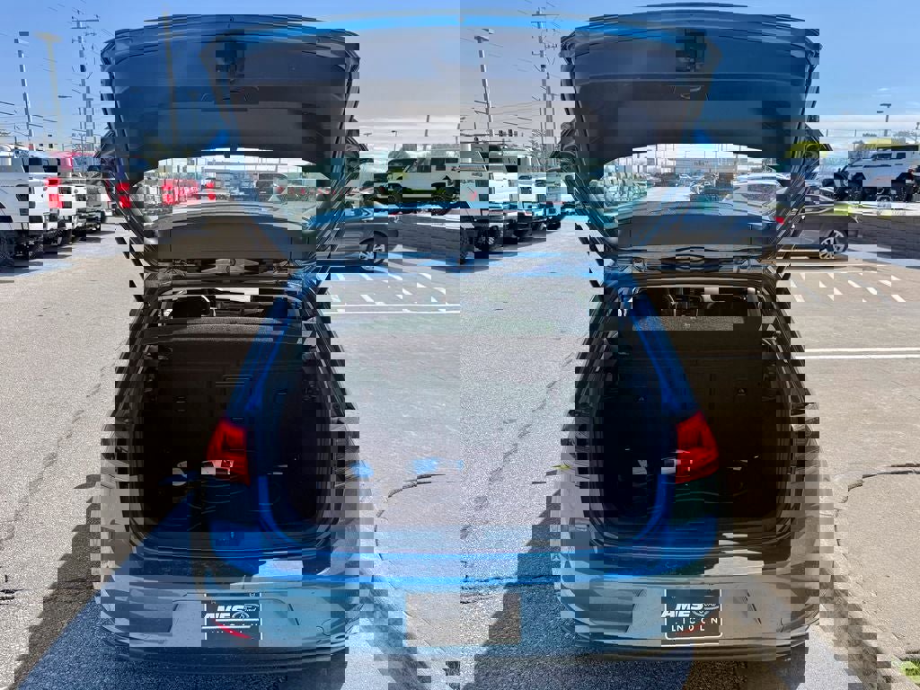 Used 2016 Volkswagen e-Golf SE w/ DC Fast Charging Package FWD image 15