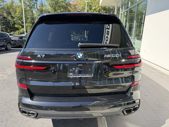 New 2026 BMW X7 M60i w/ Climate Comfort Package image 8