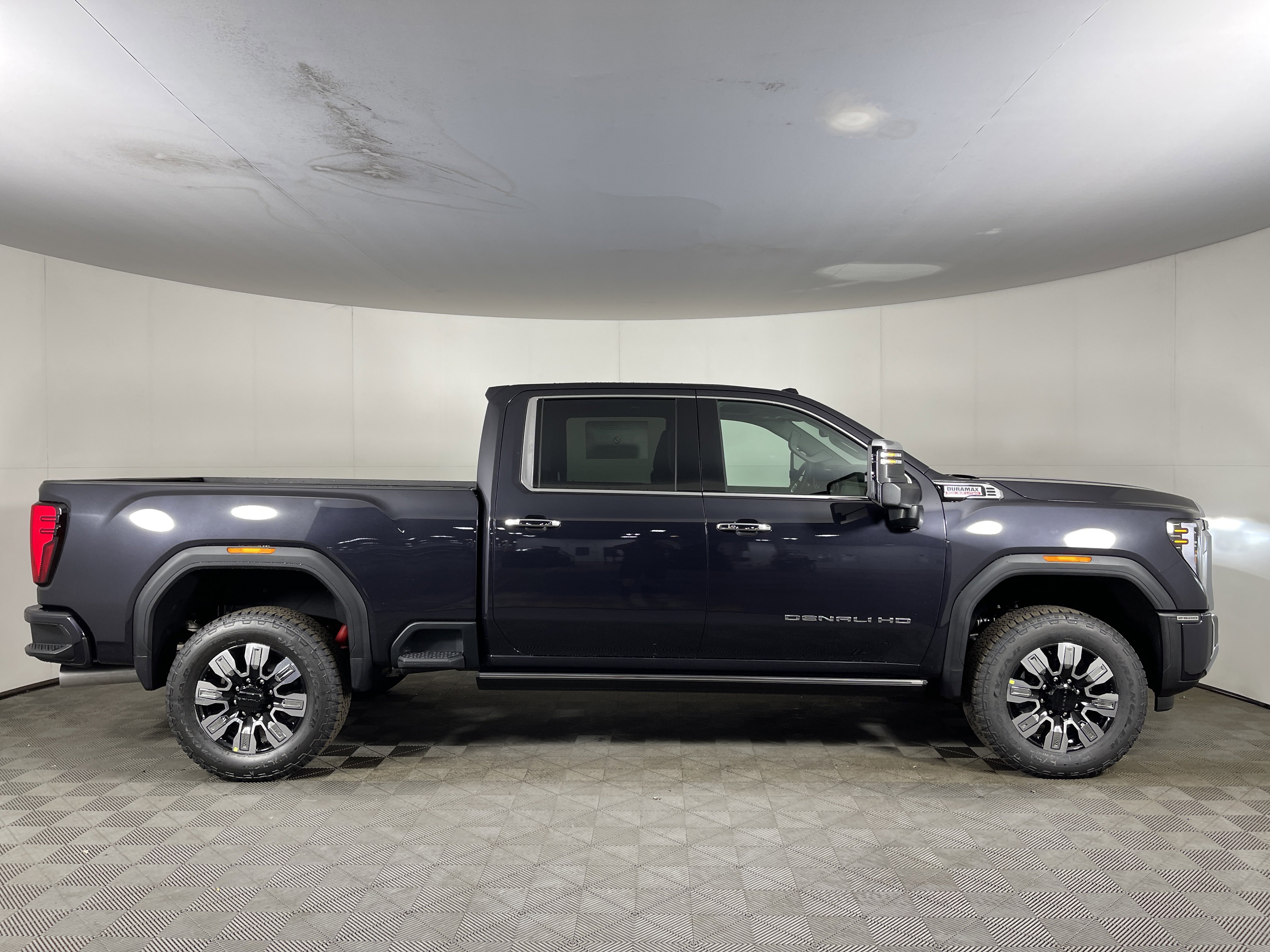 New 2026 GMC Sierra 2500 Denali w/ Denali Reserve Package image 5