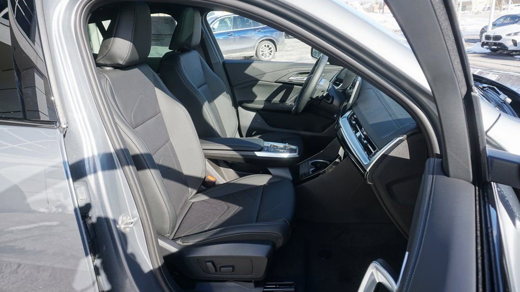 New 2026 BMW X2 xDrive28i w/ Convenience Package image 10