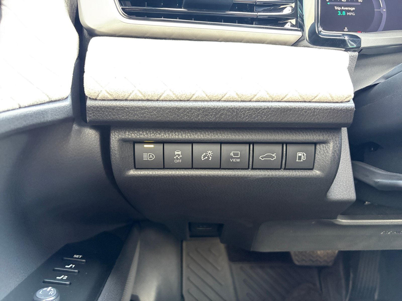 Used 2025 Toyota Camry XLE w/ Premium Plus Package AWD/4WD image 12