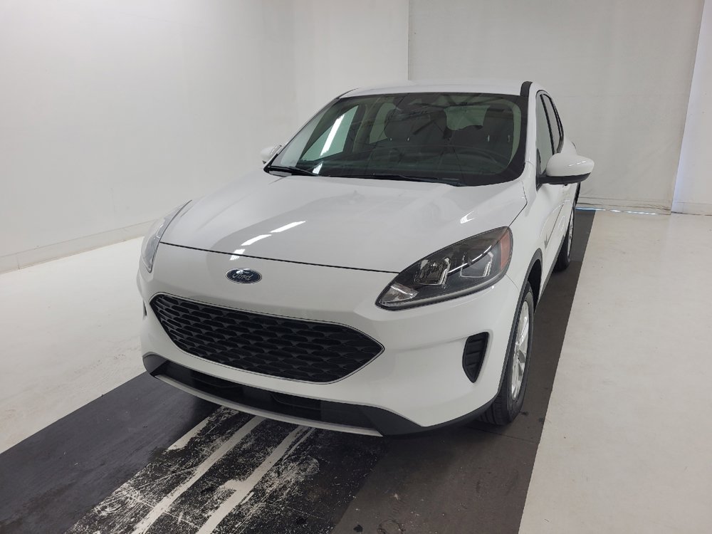 Used 2020 Ford Escape SE image 15