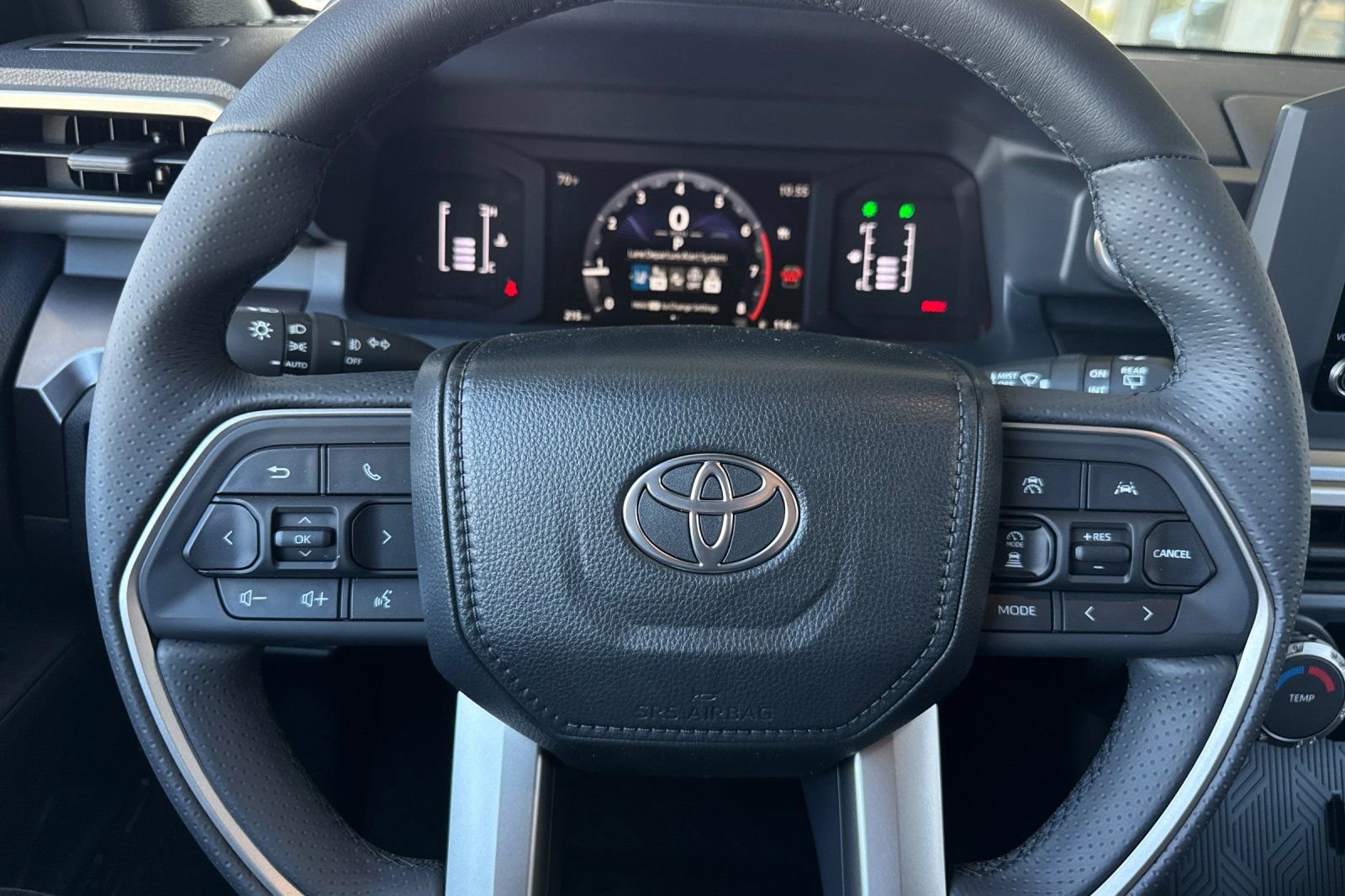 New 2026 Toyota 4Runner SR5 AWD/4WD image 25