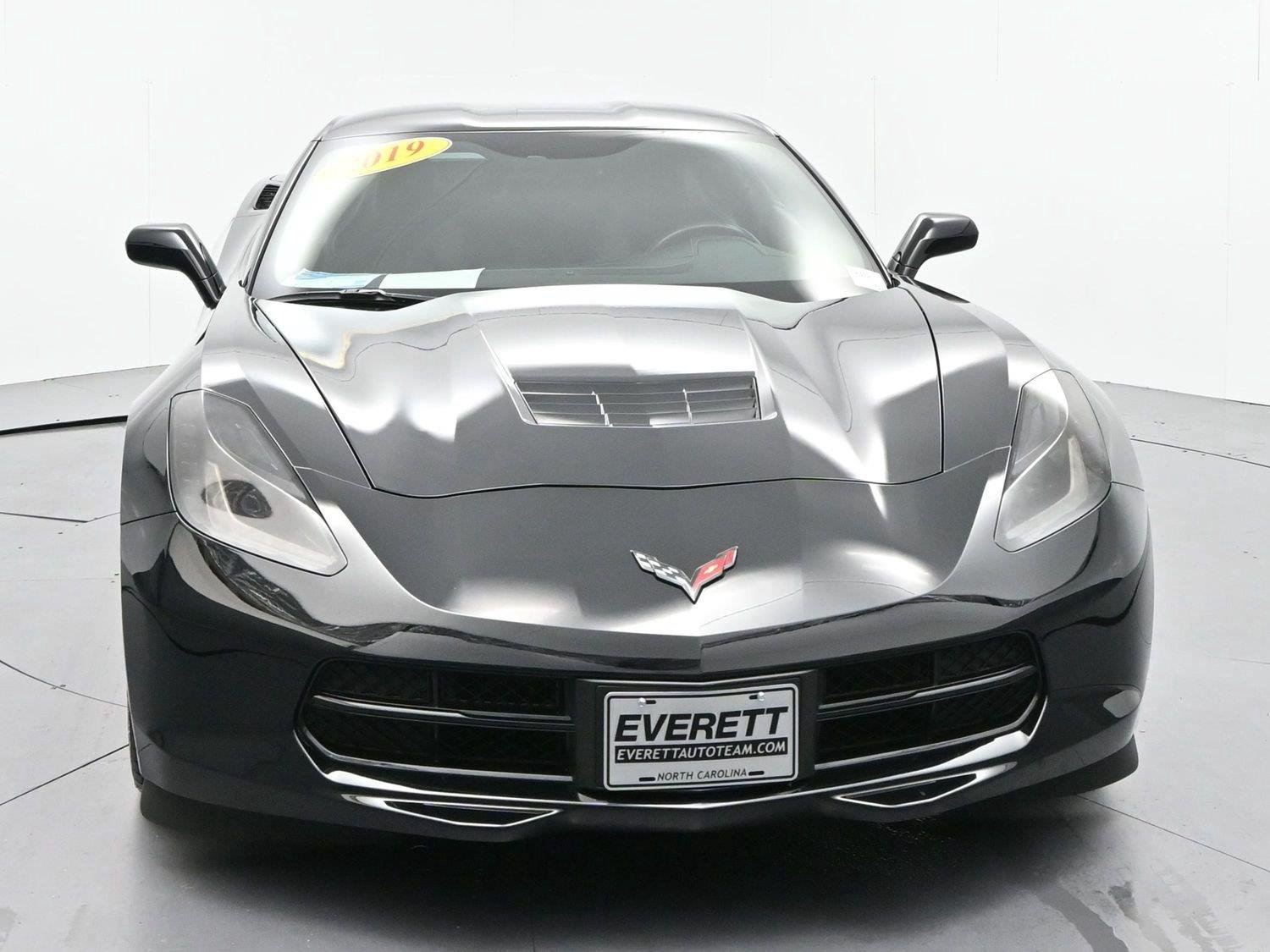 Used 2019 Chevrolet Corvette Stingray Coupe w/ Carbon Flash Badge Package RWD image 2