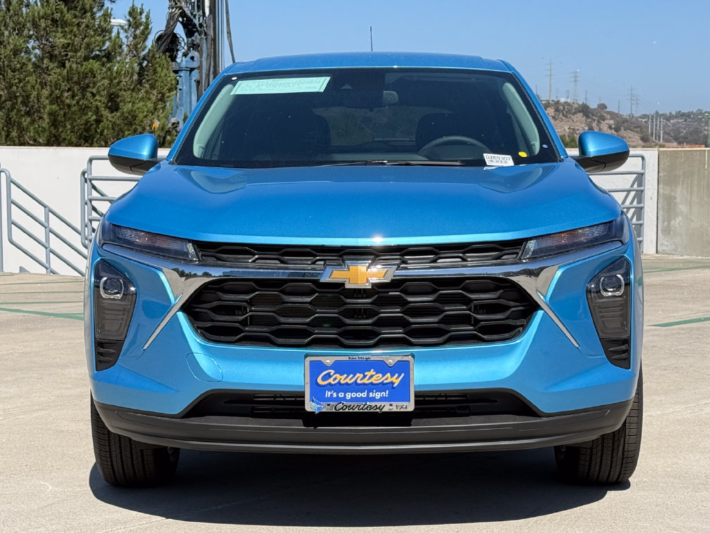 New 2026 Chevrolet Trax LS w/ LS Convenience Package FWD image 4